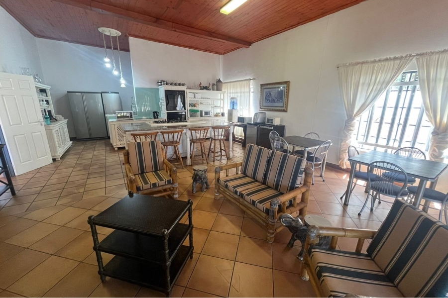 6 Bedroom Property for Sale in Cannonville Eastern Cape